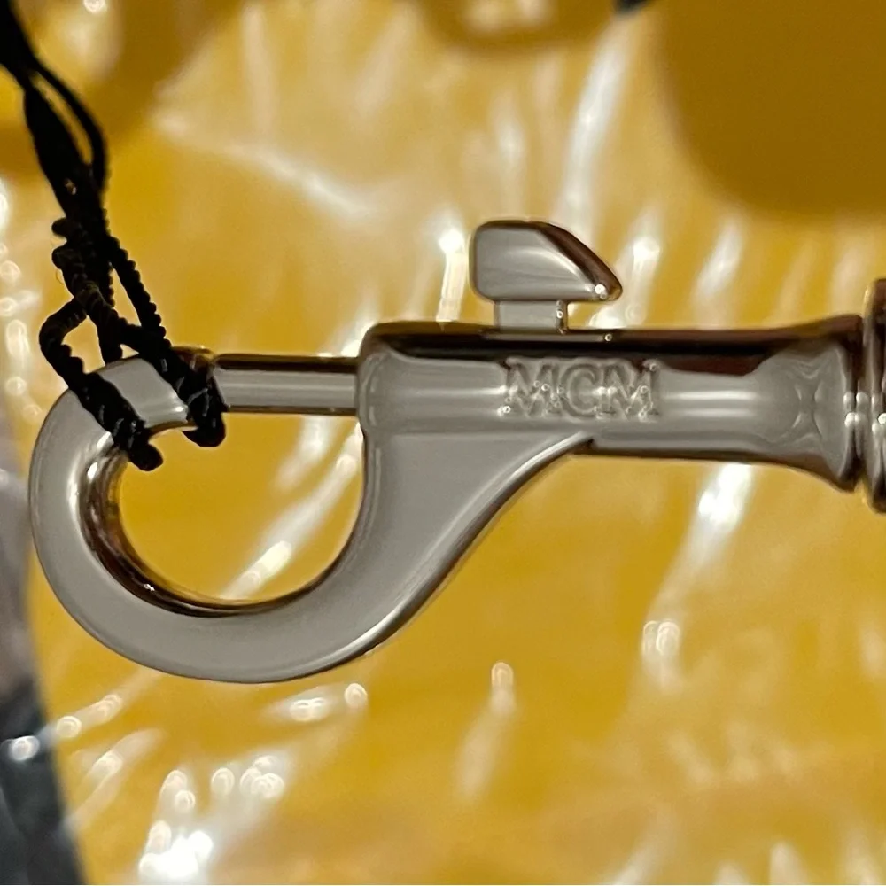 MCM Adjustable Aren Buckle Replacement Strap in Blossom Pink Visetos & dust bag - Picture 6 of 6